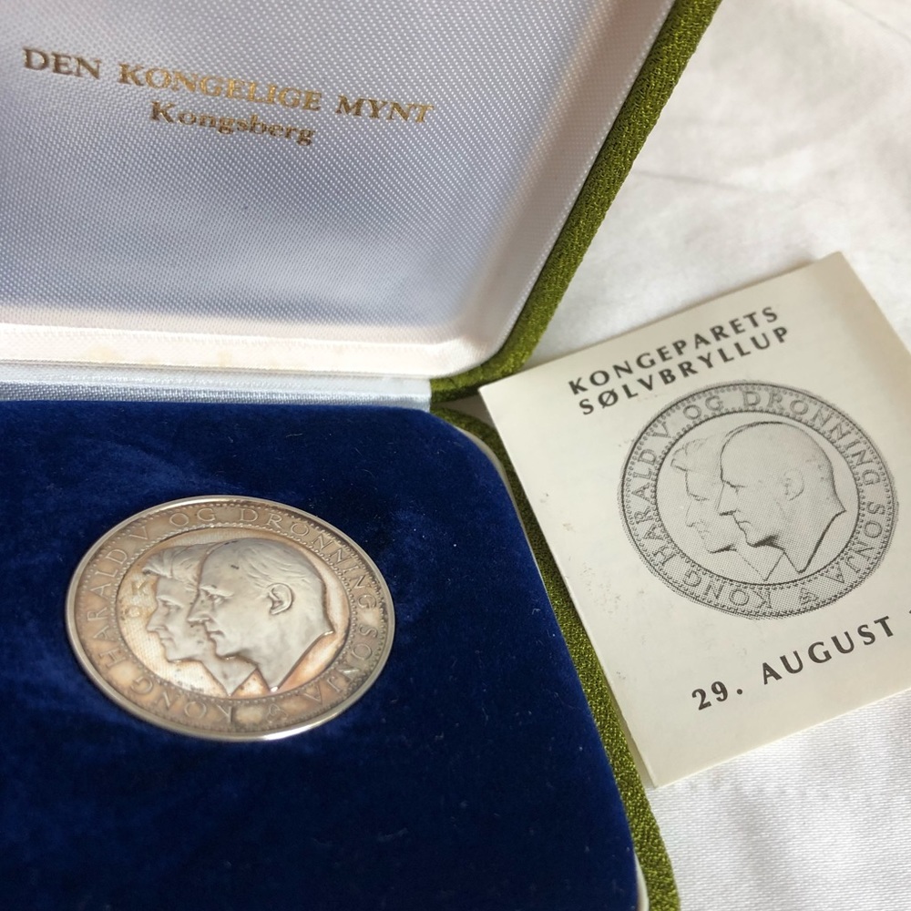 Er Du Norsk? Norway King Harald Queen Sonja Silver Wedding Anny Medallion